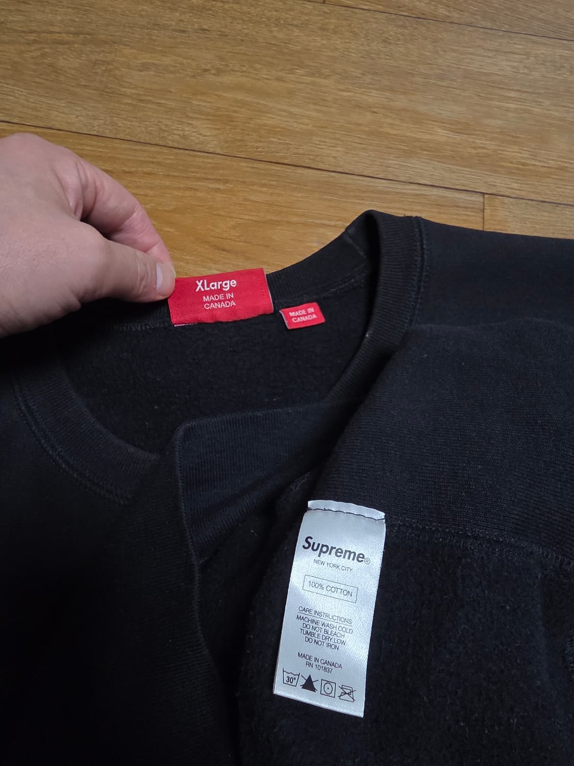 슈프림 18fw 박스로고 블랙 맨투맨 스웨트셔츠 상품이미지3