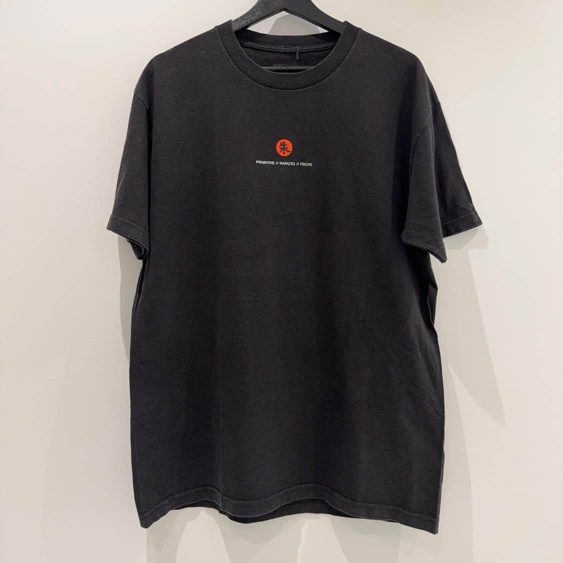 00s Primitive x Naruto 이타치 애니 티셔츠 상품이미지1