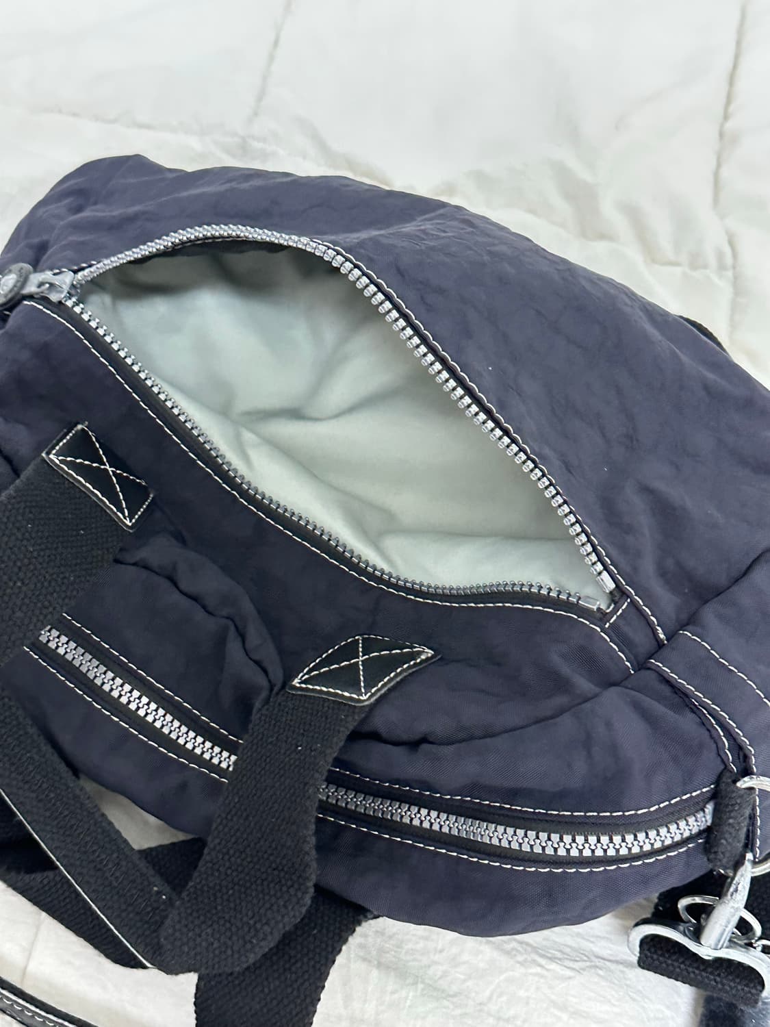 키플링 차콜 숄더 크로스백 상품이미지5