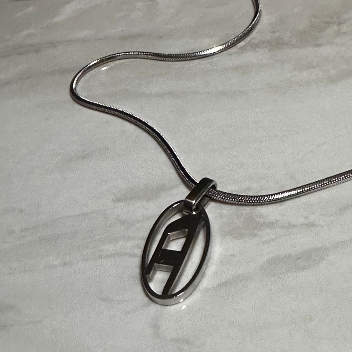 [정품+풀박스] 디젤 스테인리스 스틸 펜던트 실버 목걸이 상품이미지3