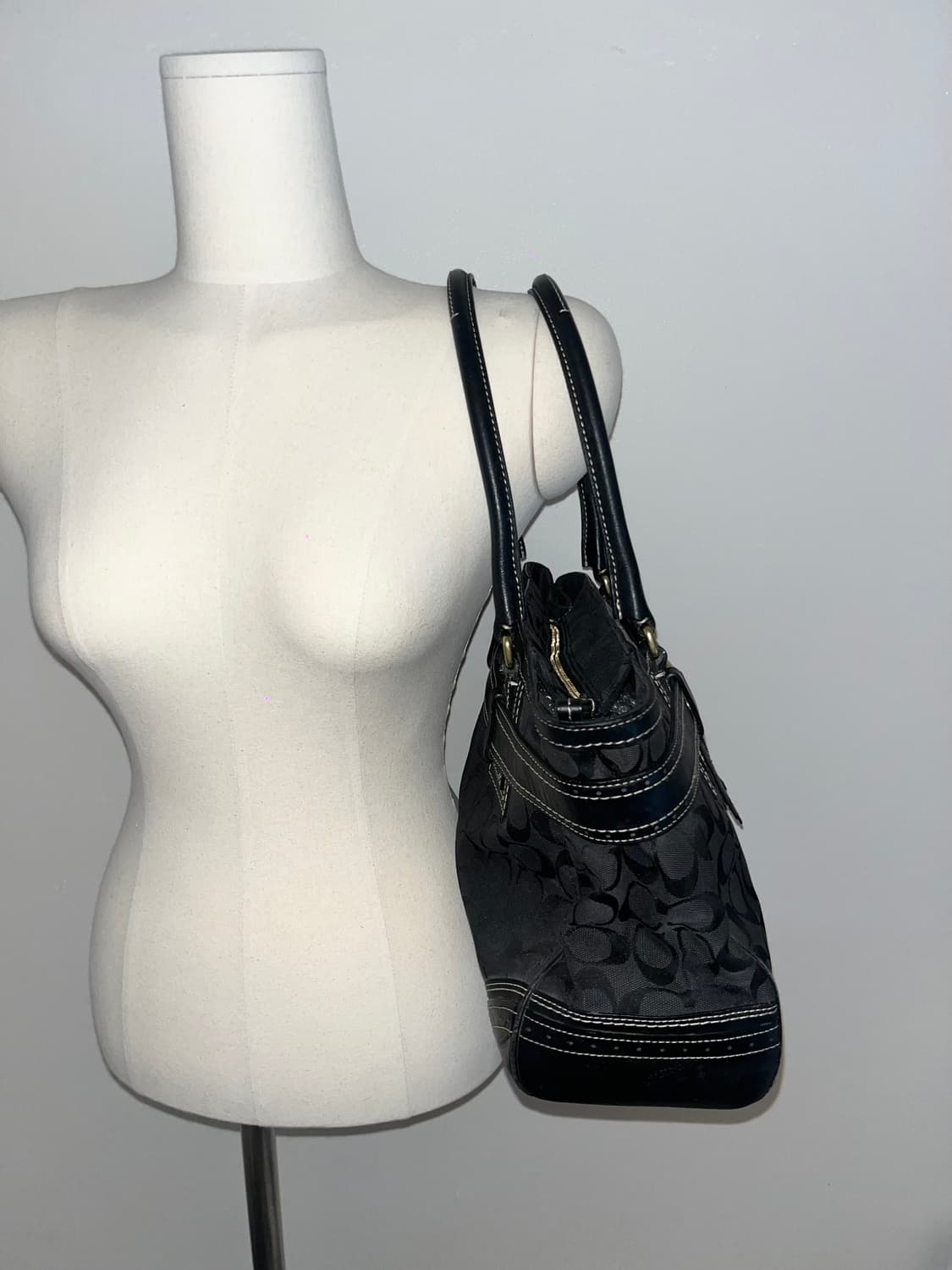 Coach black square shoulder bag 상품이미지3