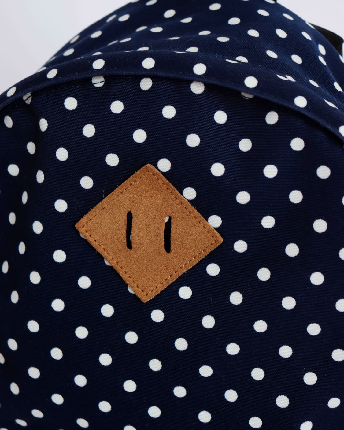 [THE NORTH FACE] 도트 패턴 스웨이드 데이팩 상품이미지3