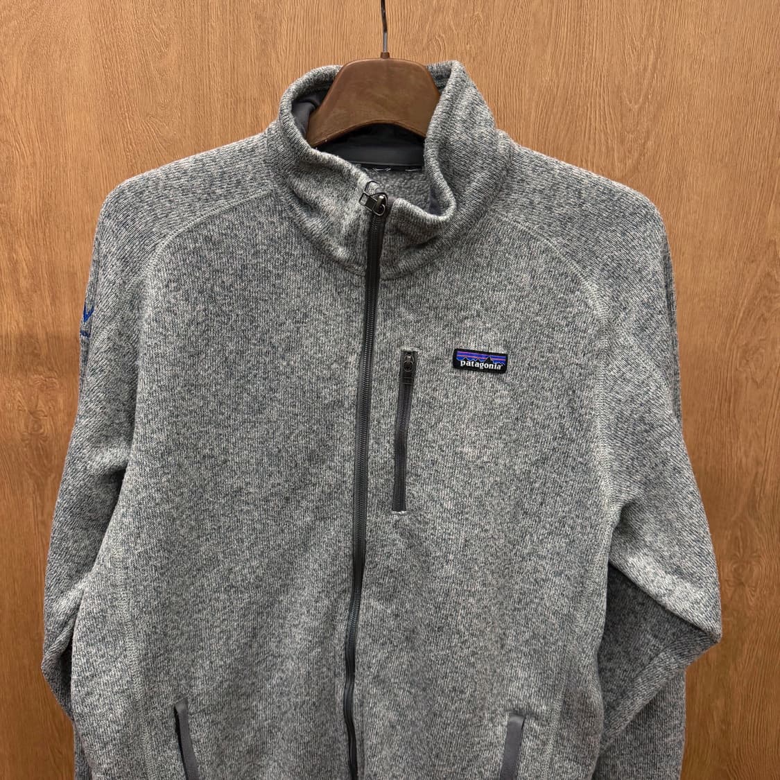 파타고니아 하이넥 신칠라 플리스 집업 지퍼 포켓 디테일 레귤러핏 그레이 상품이미지4