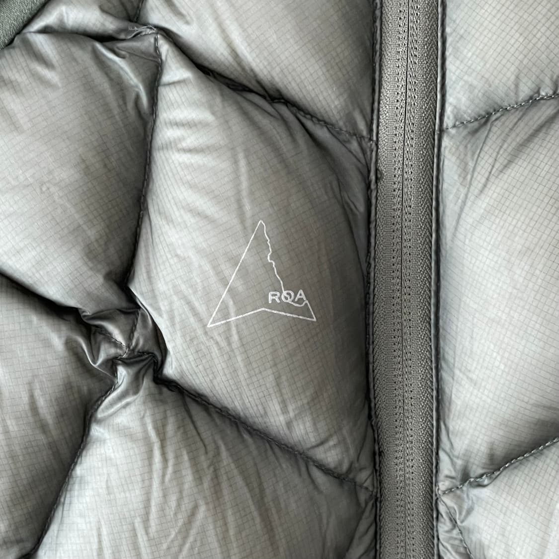 로아 하이킹 라이트 다운 자켓 다크 그린 상품이미지8