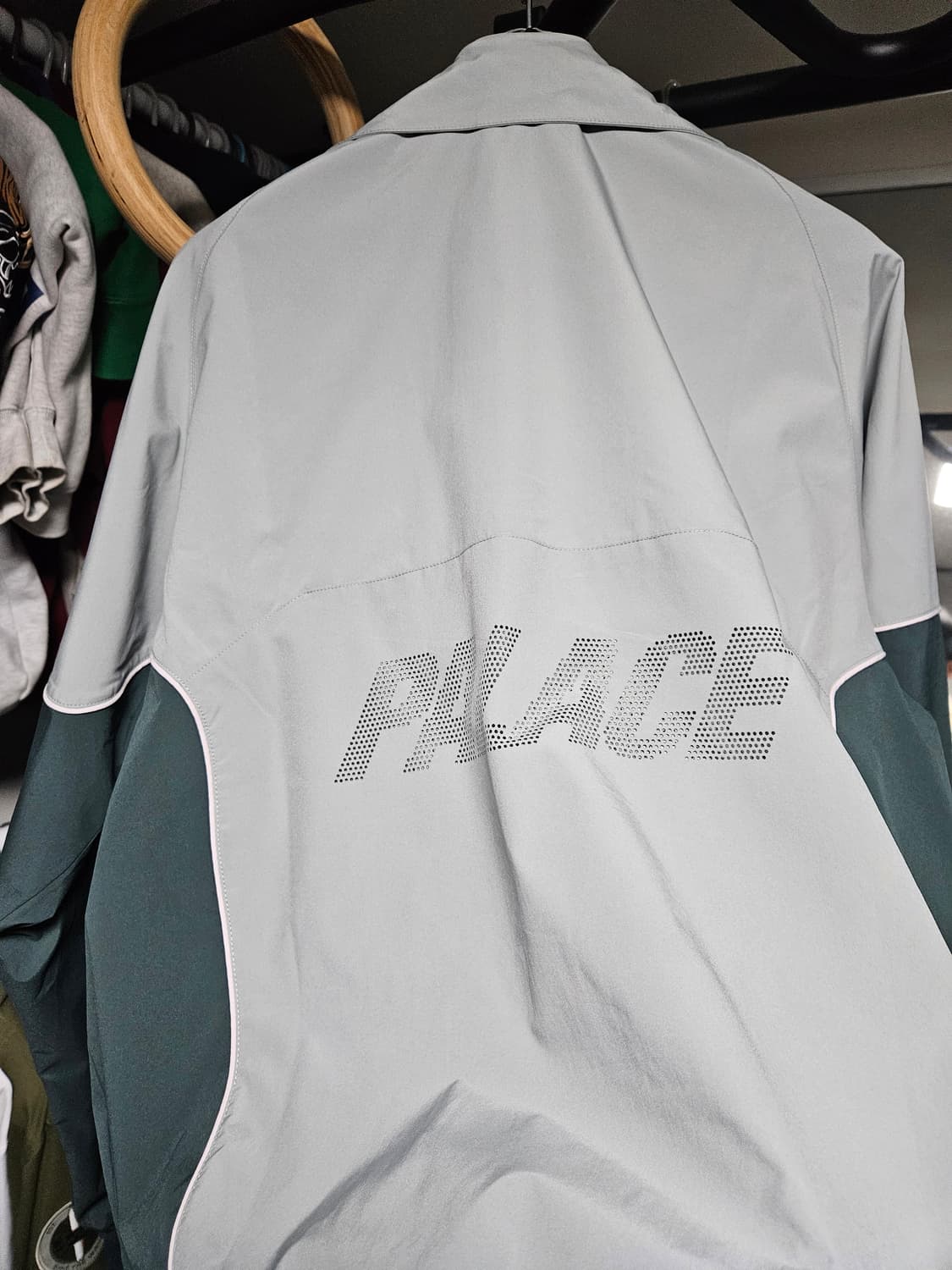 [L] 팔라스 레이저 쉘 재킷 클라우디 (24SS) 상품이미지2