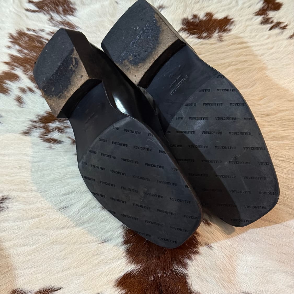 발렌시아가 BB 로고 로퍼 260 판매합니다. 상품이미지3