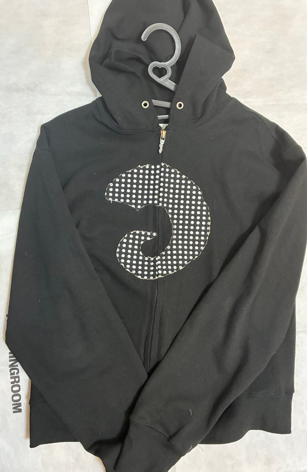 tansanmagnesium 혼 아플리케 후드집업 블랙 상품이미지1