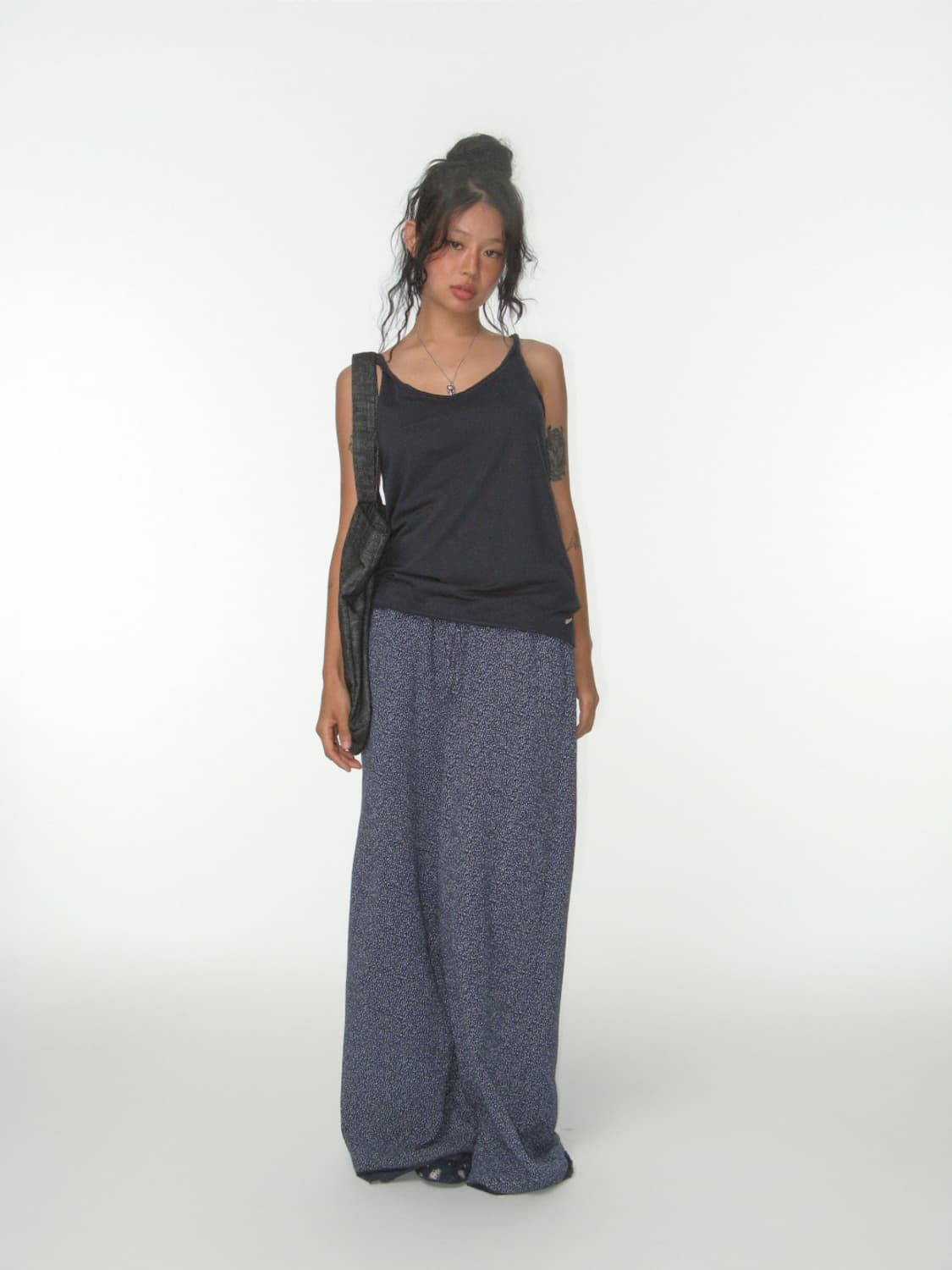 Coyseio TWISTED SLEEVELESS DARK NAVY 상품이미지4