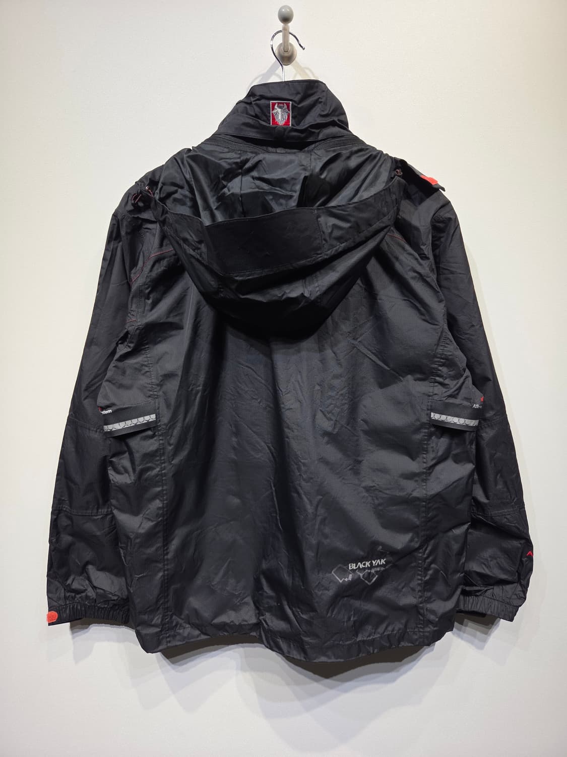 블랙야크(BLACK YAK) 테크니컬 바람막이 자켓 상품이미지6