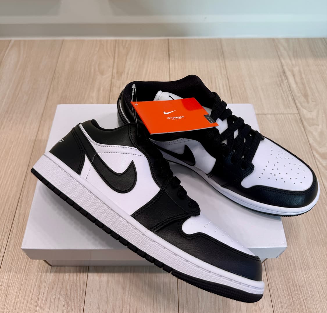 (255)(새상품)나이키 스니커즈 에어 조던 1 로우 화이트 블랙 상품이미지1