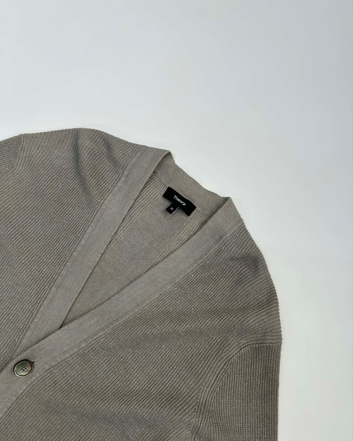 [M] 띠어리 한섬 20년 신형 매장판 립 니트 가디건 상품이미지3