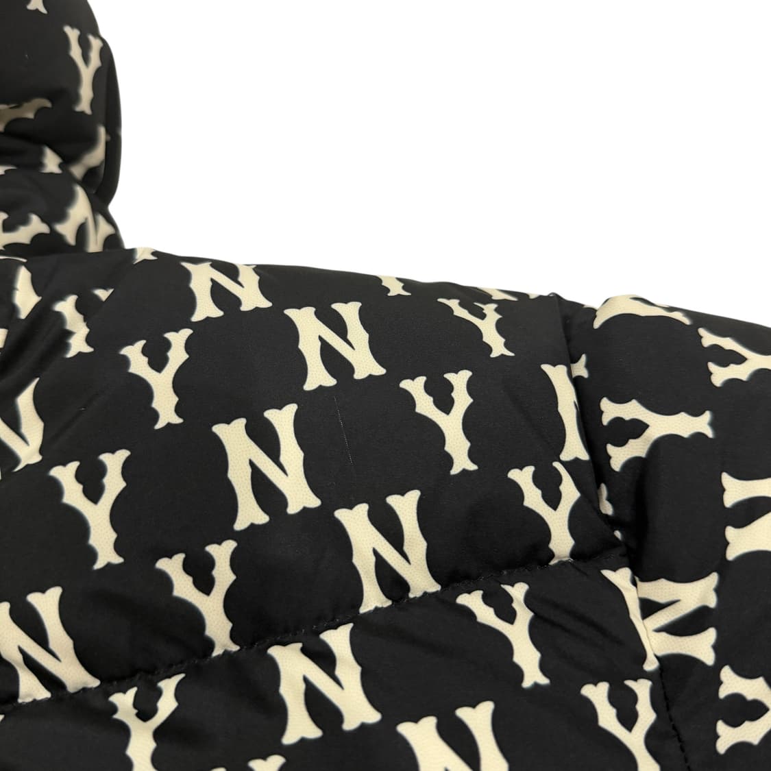 MLB 클래식 모노그램 후드 다운 패딩 블랙 XS 상품이미지8