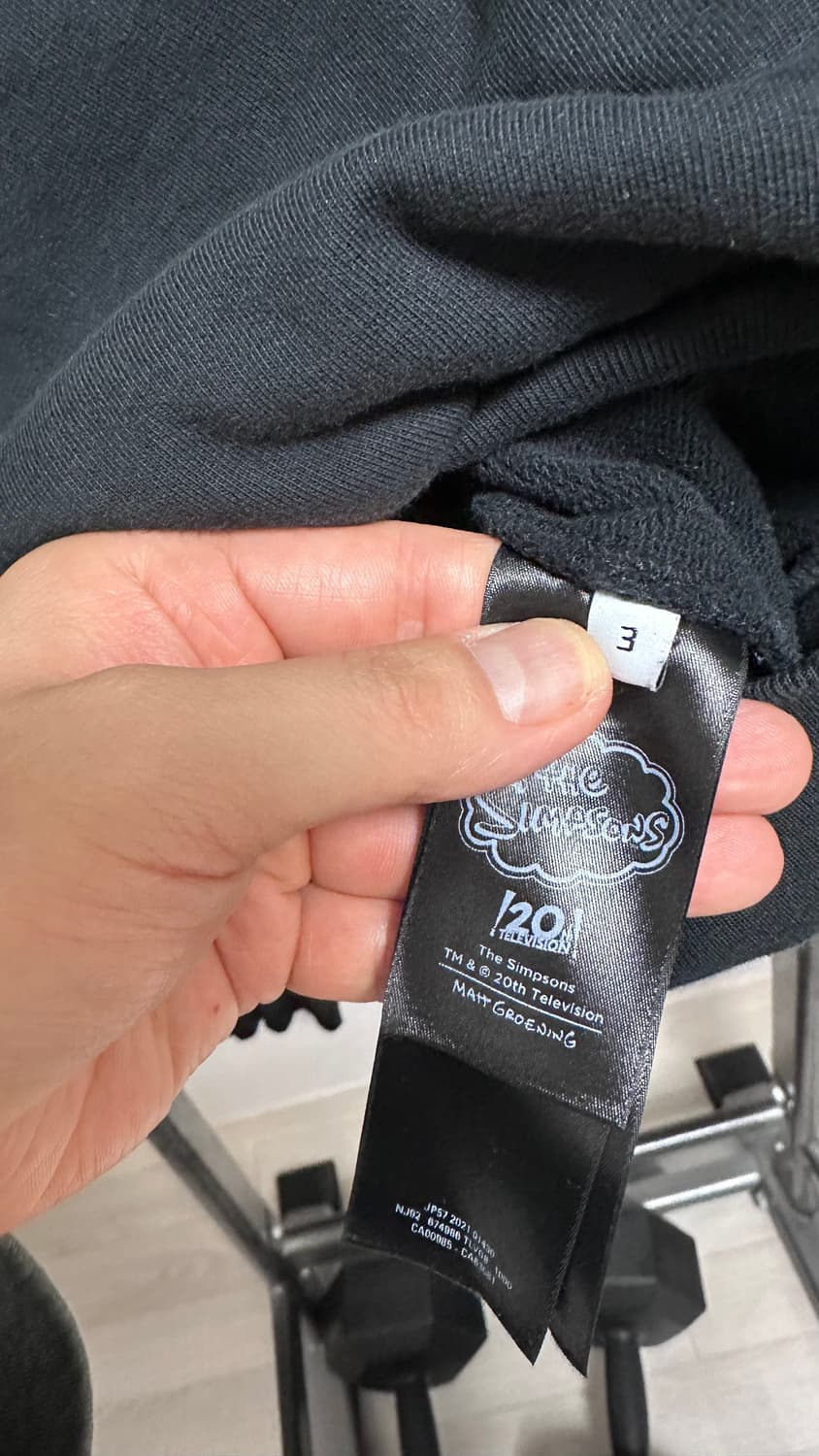 정품 발렌시아가 심슨 20주년 콜라보 크랙 후드티 판매합니다 상품이미지4