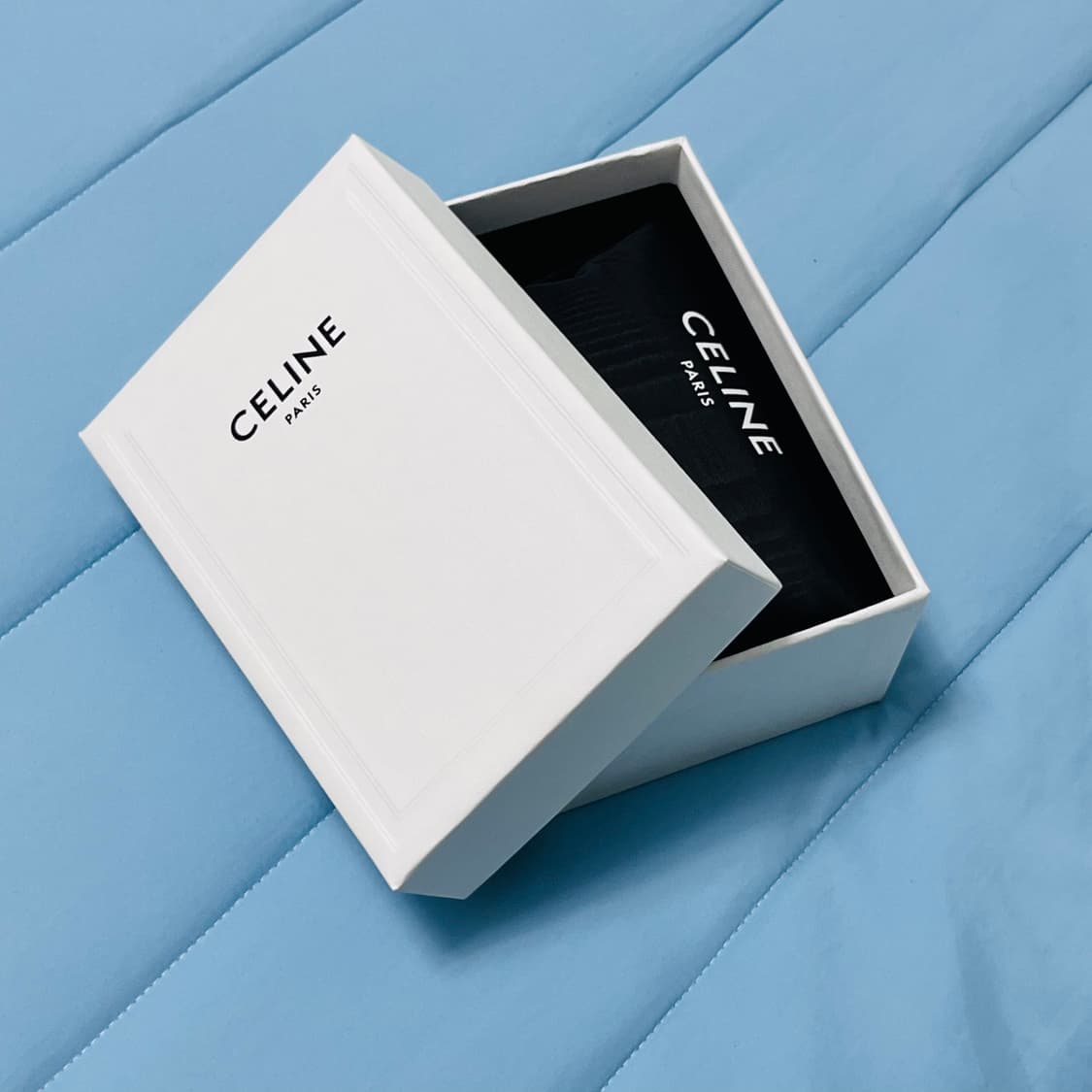 셀린느 트리오페 샤이니 샤프스킨 플랩 반지갑 상품이미지6