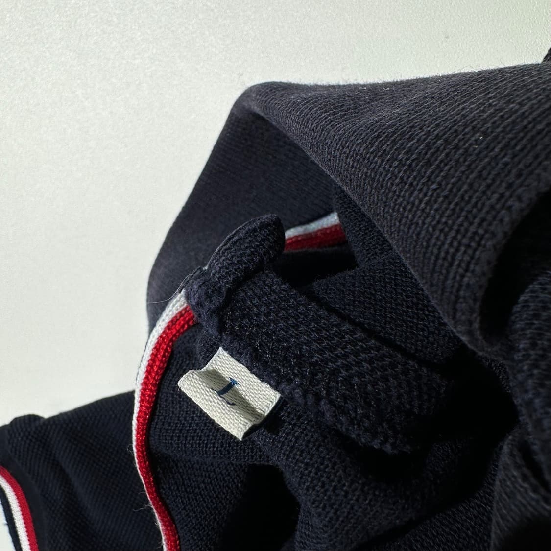 몽클레어 로고 와펜 피케 카라 반팔 티셔츠 네이비 상품이미지7