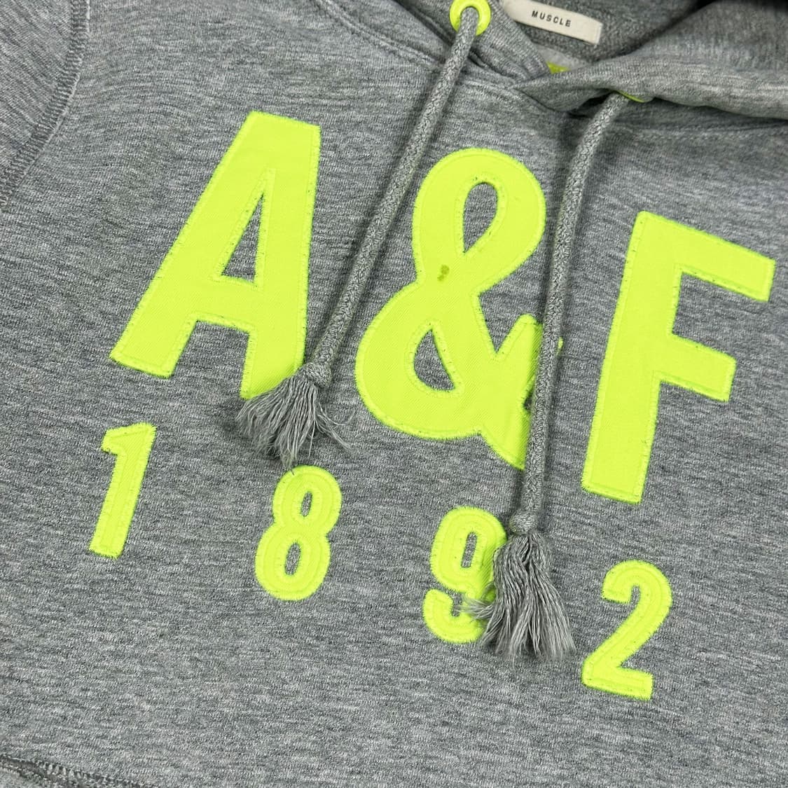 아베크롬비 y2k 데미지 후드티 그레이 L 상품이미지3