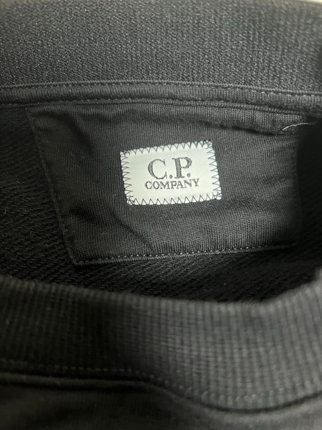 C.P Company 맨투맨 검정 상품이미지2