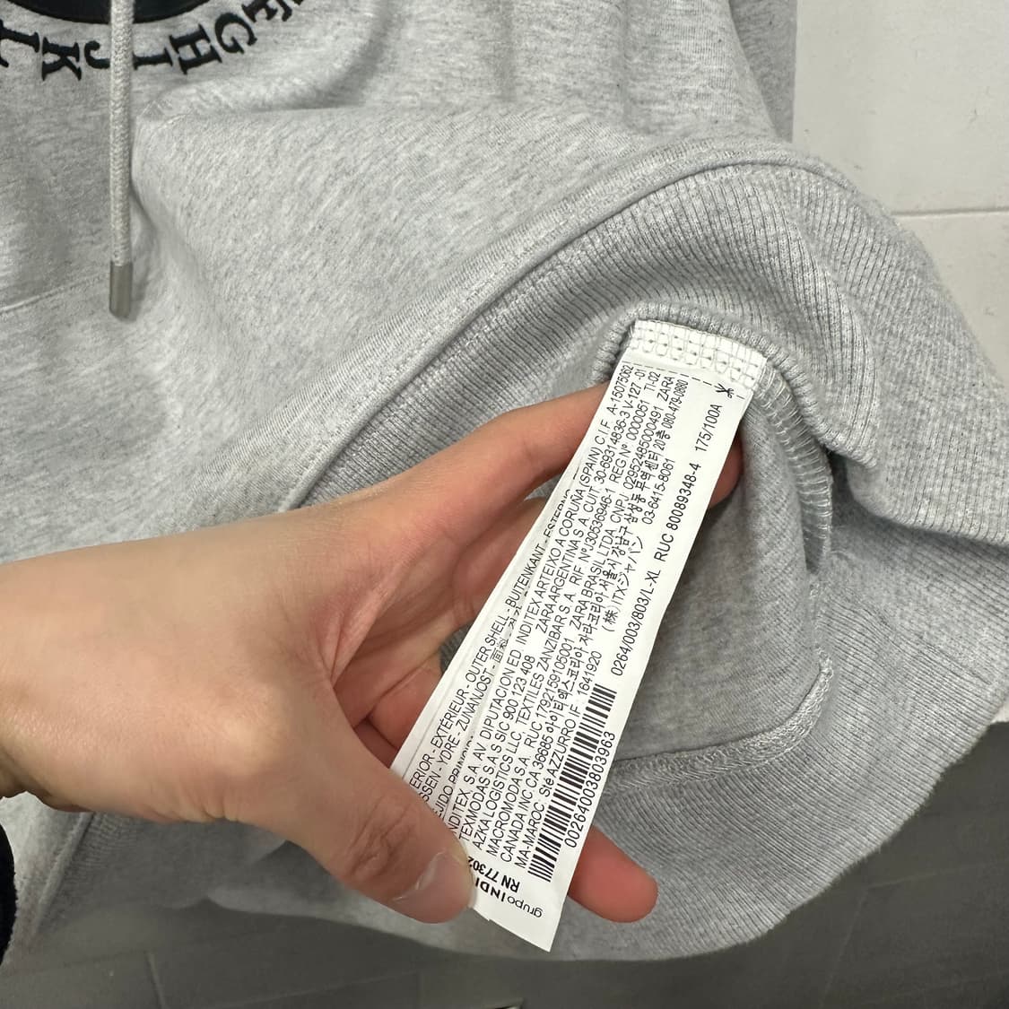 자라X아더에러 후드티 상품이미지6