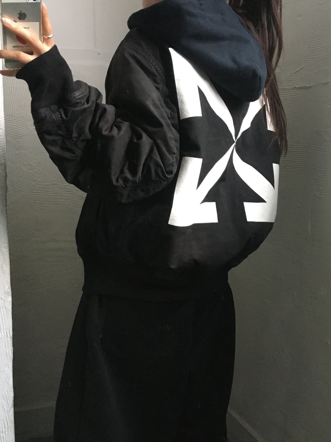 Off White 오프화이트 에로우 후드 봄버 자켓  상품이미지1