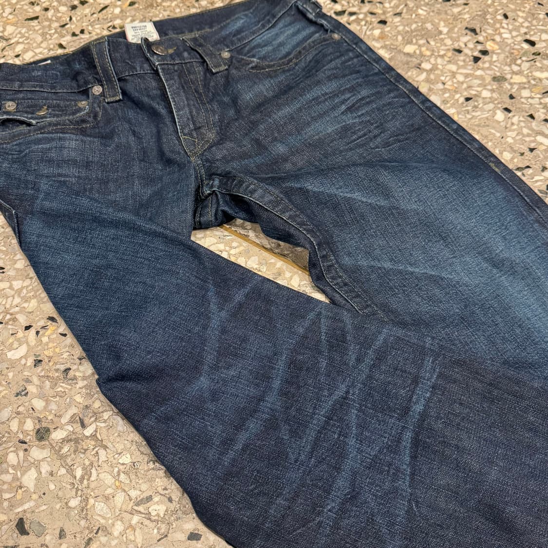 TrueReligion 트루릴리젼 워싱 세미 부츠컷 데님 팬츠 상품이미지8