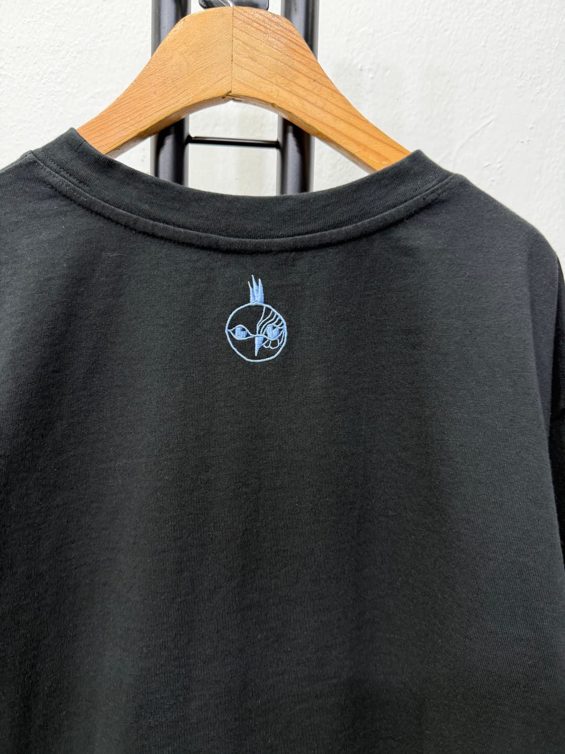 정품) 럭키슈에뜨 22ss 자수 티셔츠 F 상품이미지5