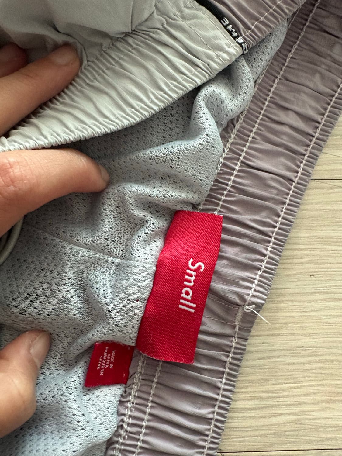 슈프림 23시즌 트랙팬츠 S 상품이미지2