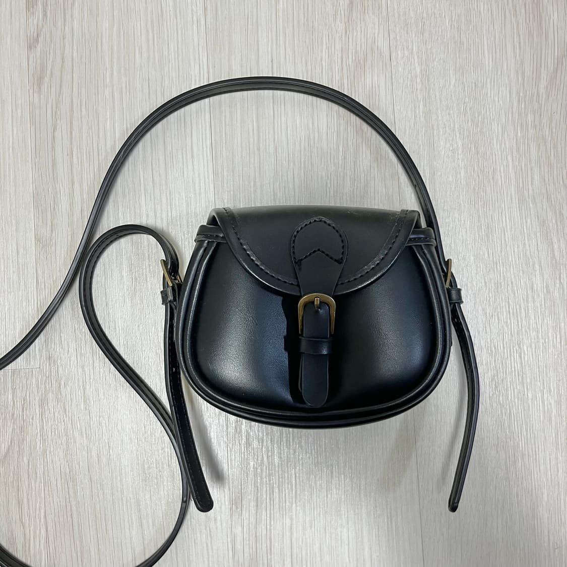 블랙레더 미니 크로스백 상품이미지2