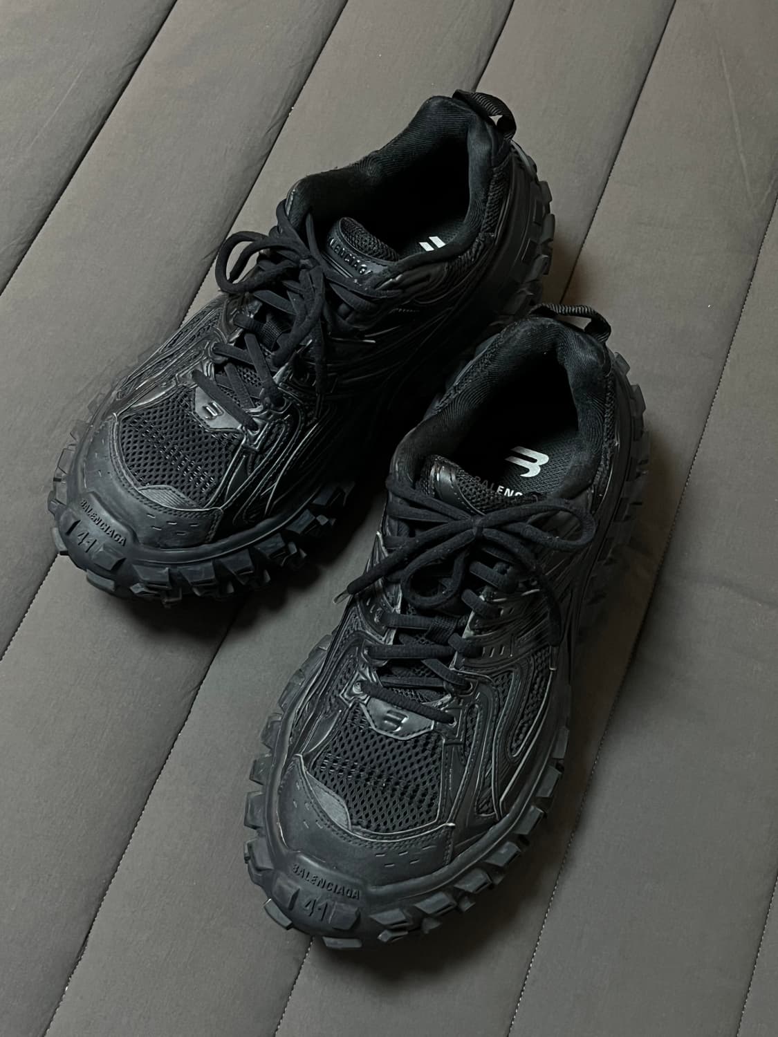 발렌시아가 디펜더  상품이미지1