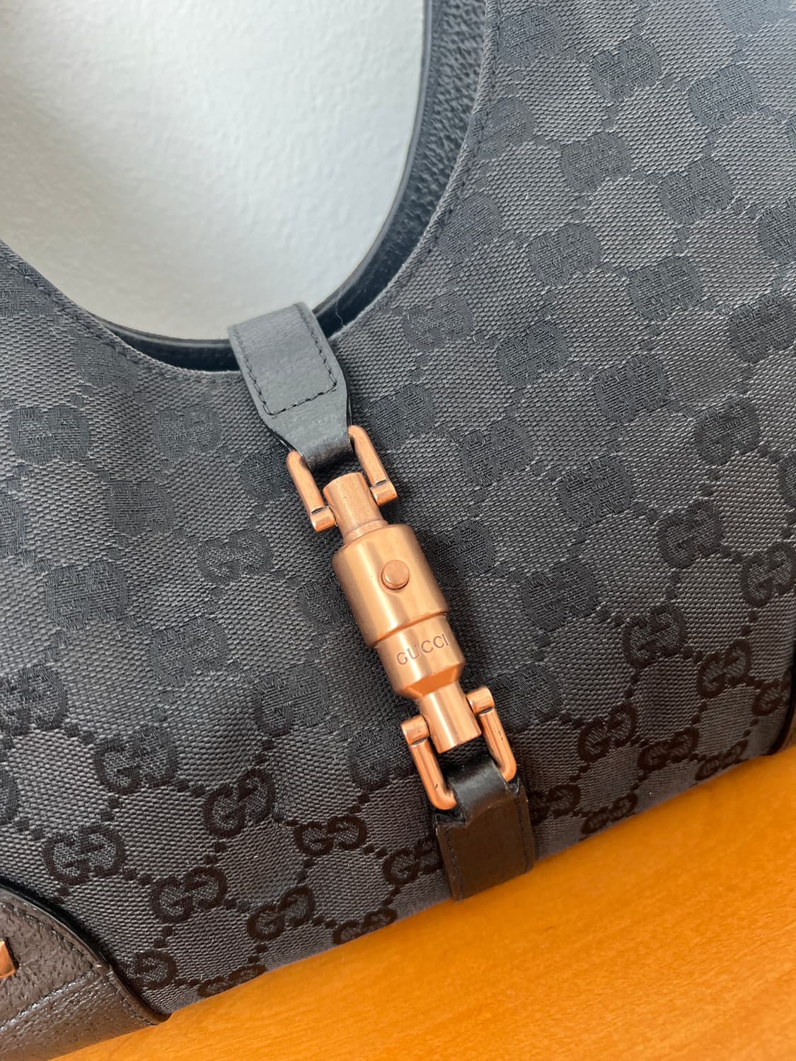 구찌 재키백 블랙 GG 로고 숄더백 상품이미지3