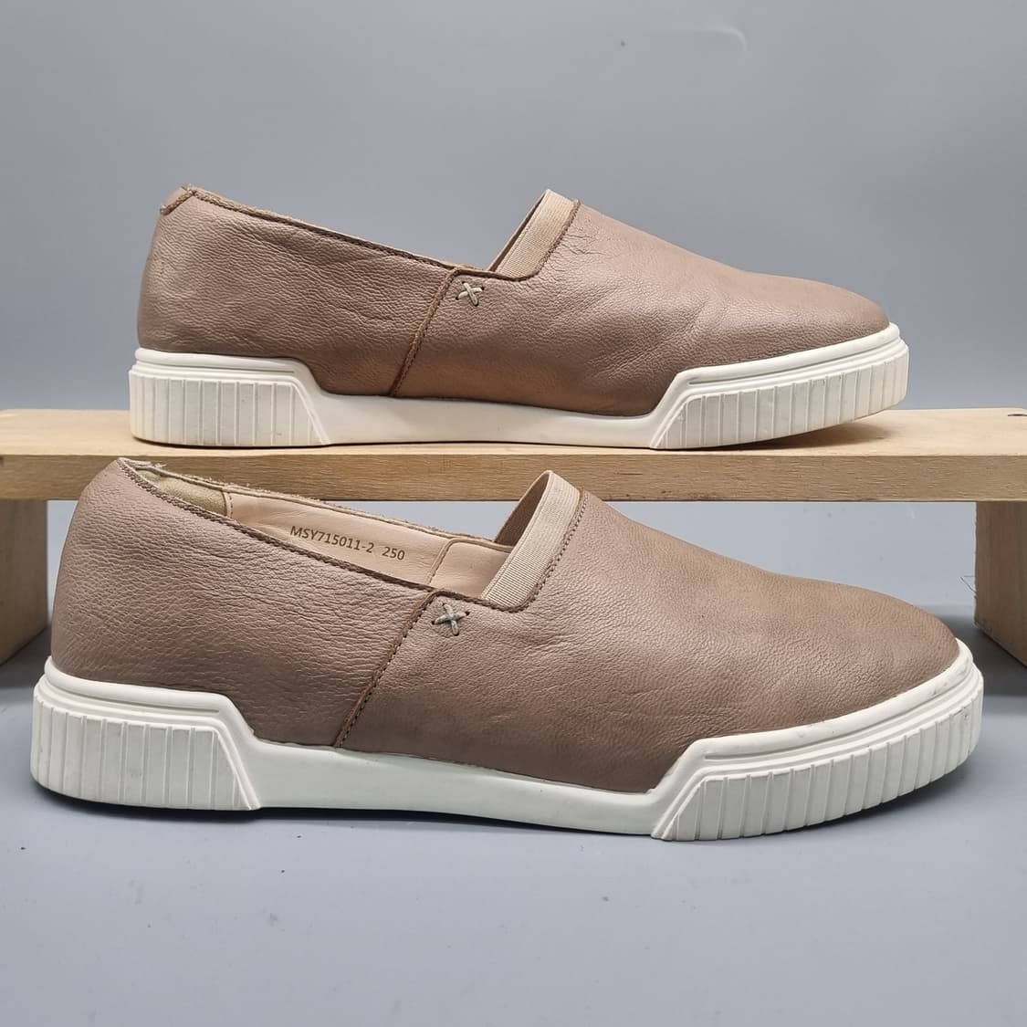 메쎄 MESSE 레더 여성슬립온 실사이즈245 상품이미지1