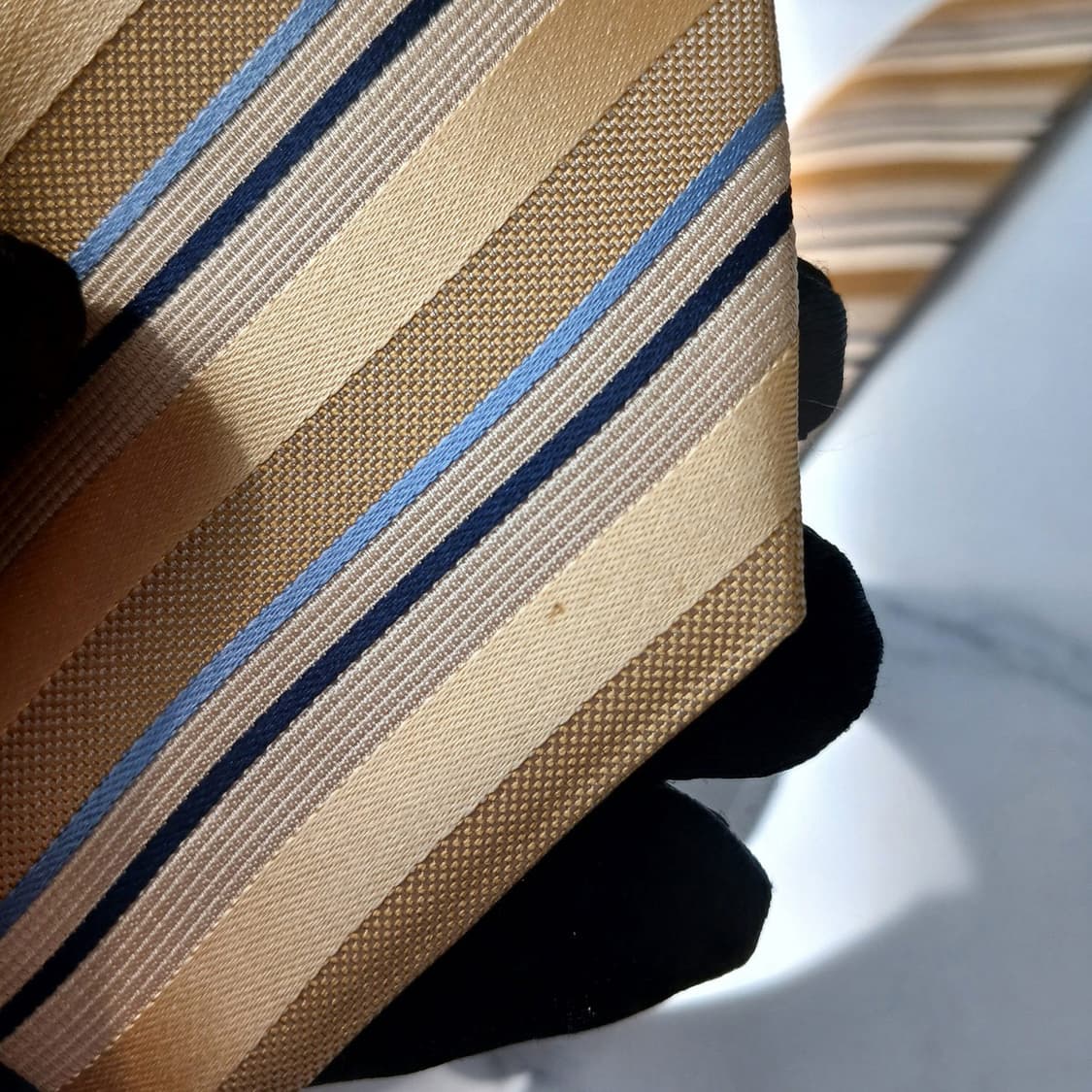 아쿠아스큐텀 넥타이 골드 스트라이프 A+~A등급 E895
 상품이미지10