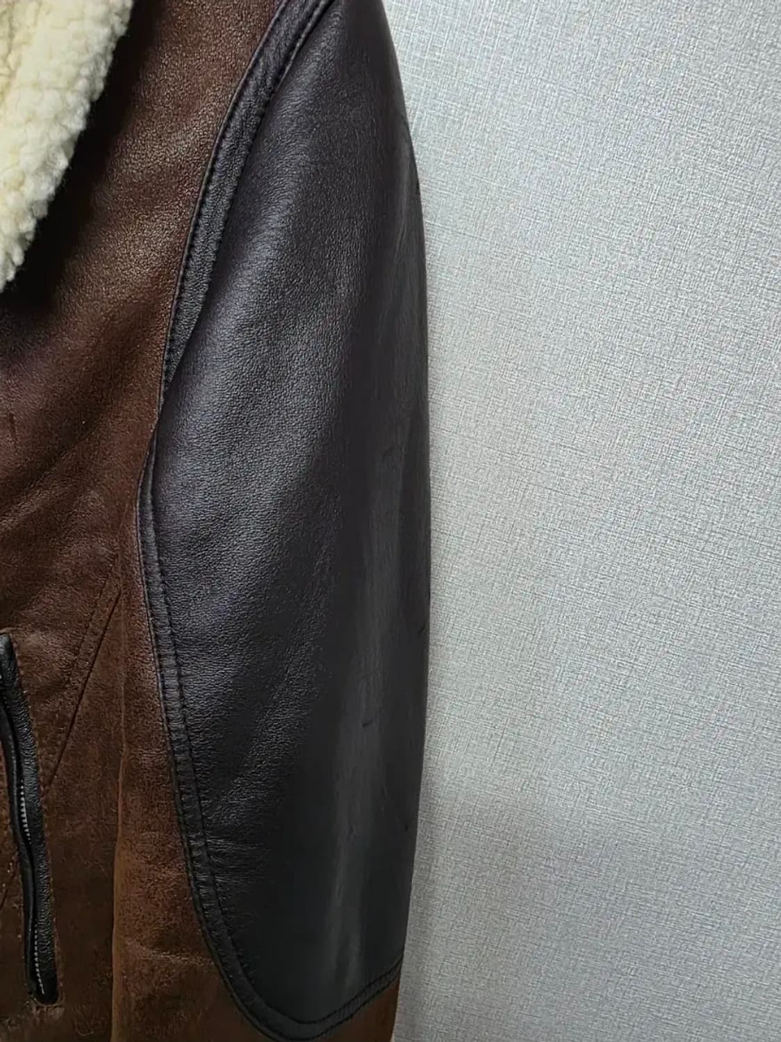 카이아크만 라레오 무스탕 자켓 브라운/블랙 사이즈 105 상품이미지3