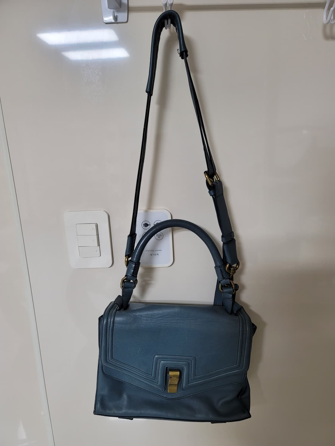 조이그라이슨 나오미 크로스백 진한하늘색

 상품이미지1