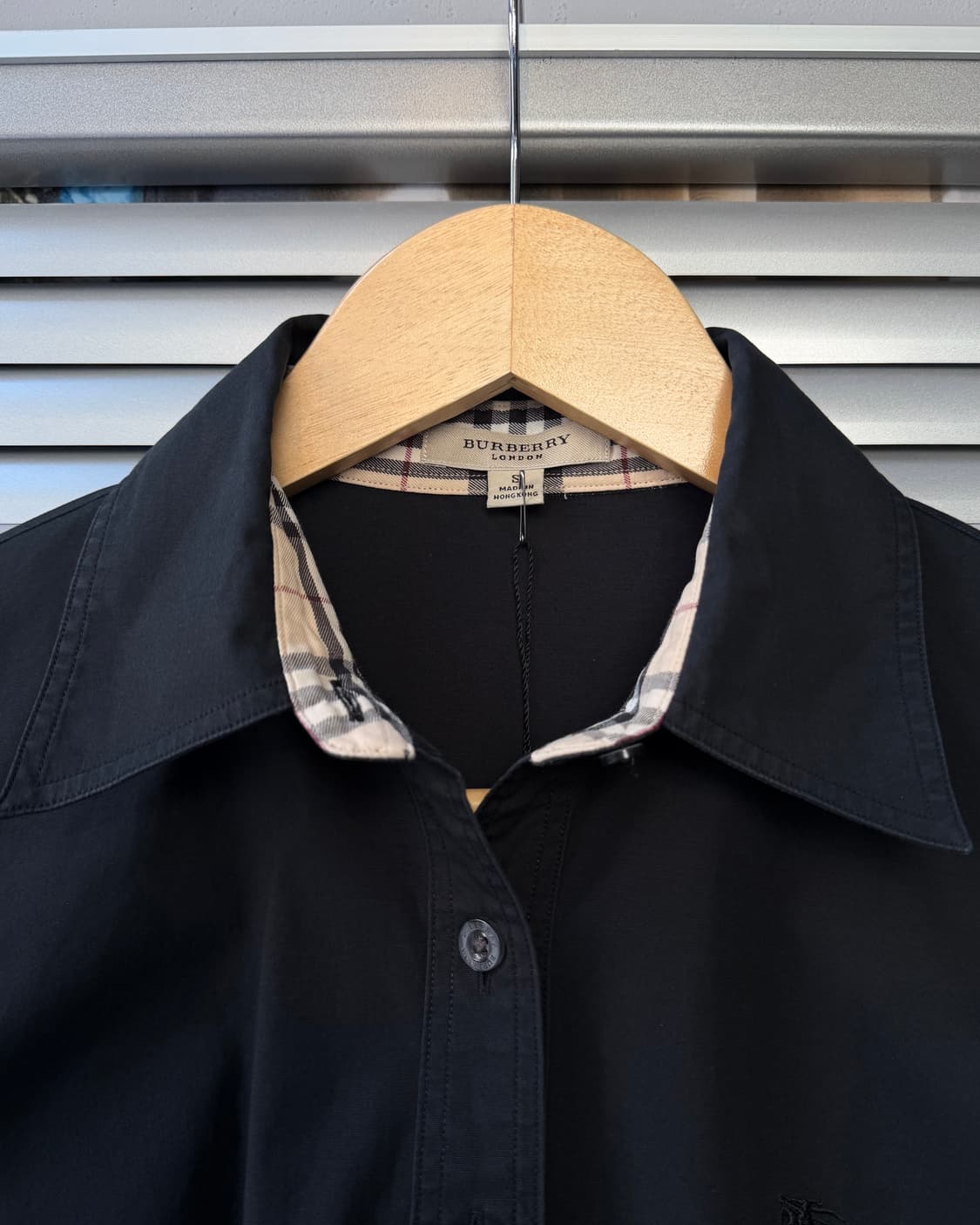 BURBERRY women's black crop shirt 상품이미지5