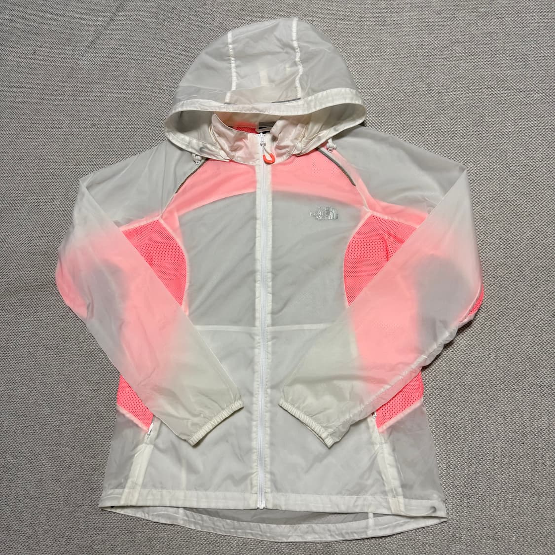 노스페이스 경량 바람막이 상품이미지1