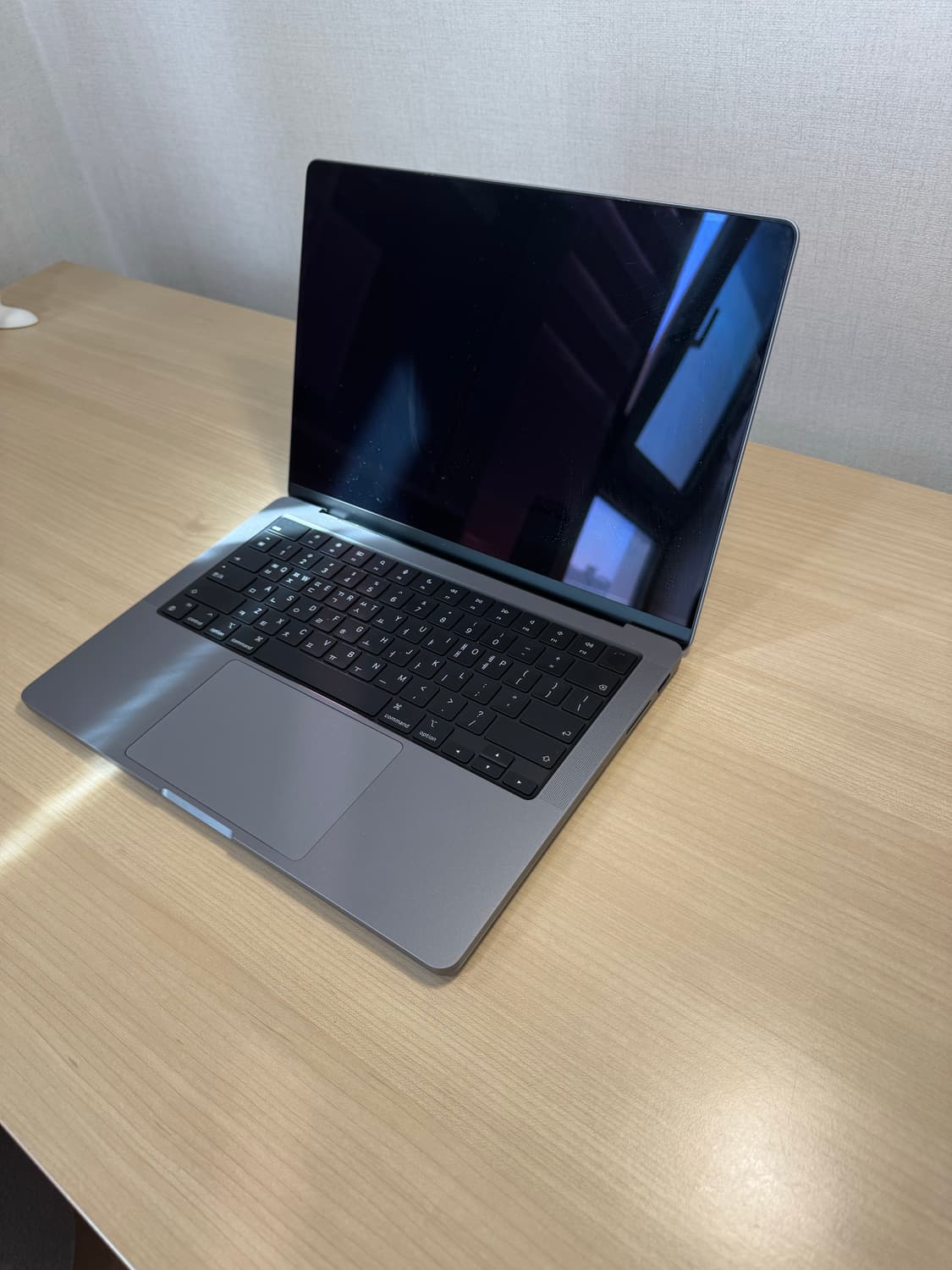 (새상품)맥북 프로 14인치 M3 2023 8코어 램8기가 512gb 상품이미지5