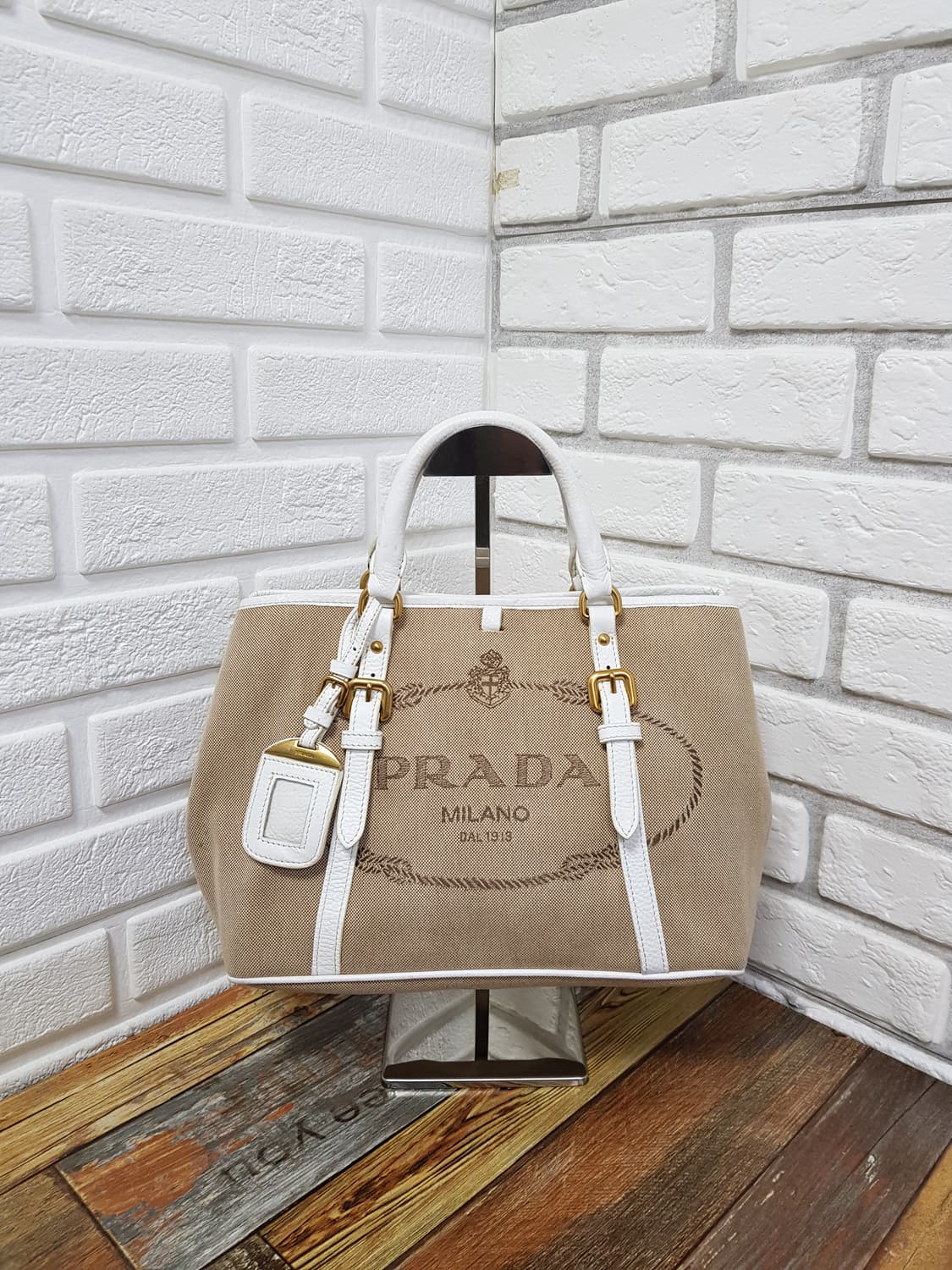 [정품] 프라다 빅로고 캔버스 스몰토트백 상품이미지1