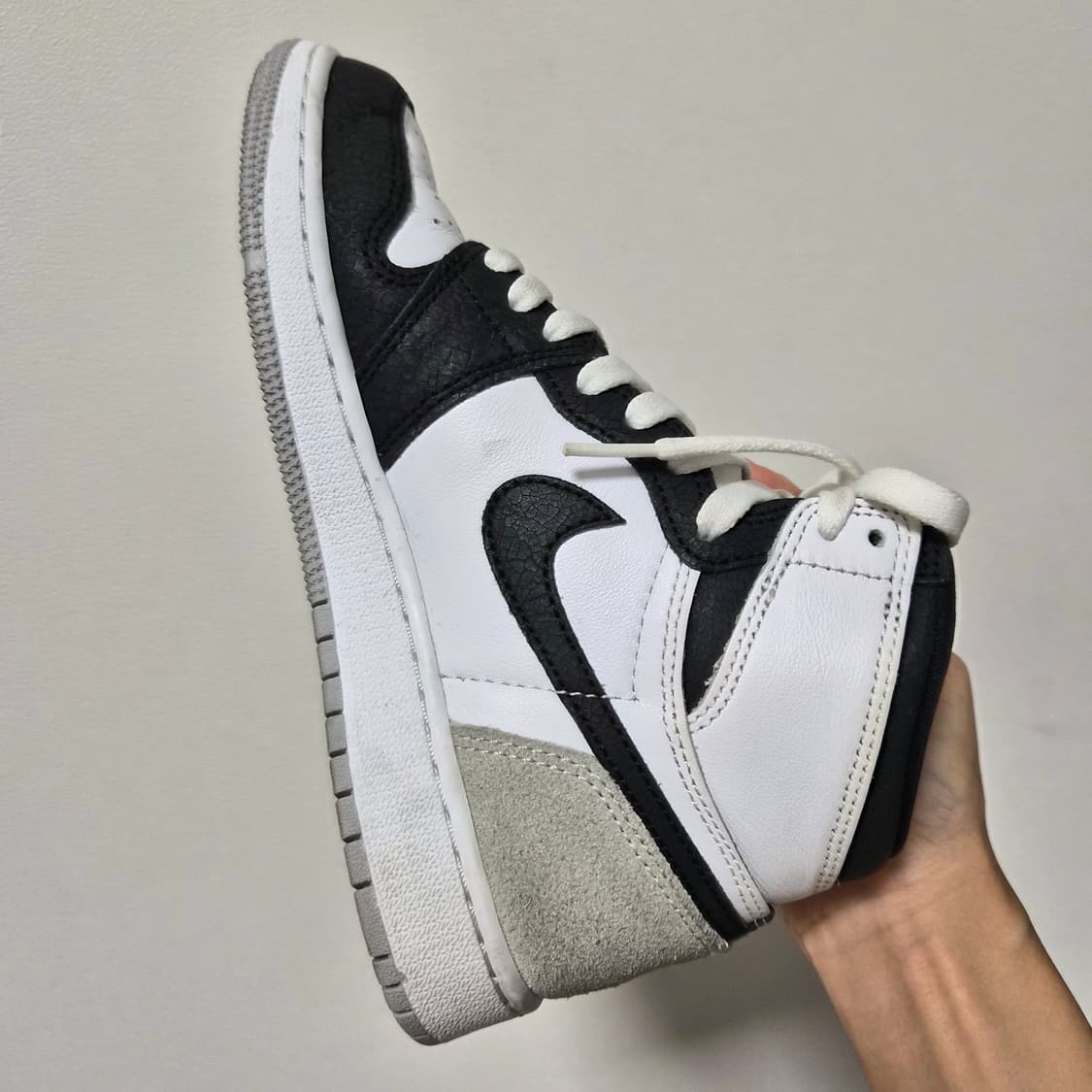 나이키 에어조던1 레트로 하이 og 블리치드 코랄 230 상품이미지1