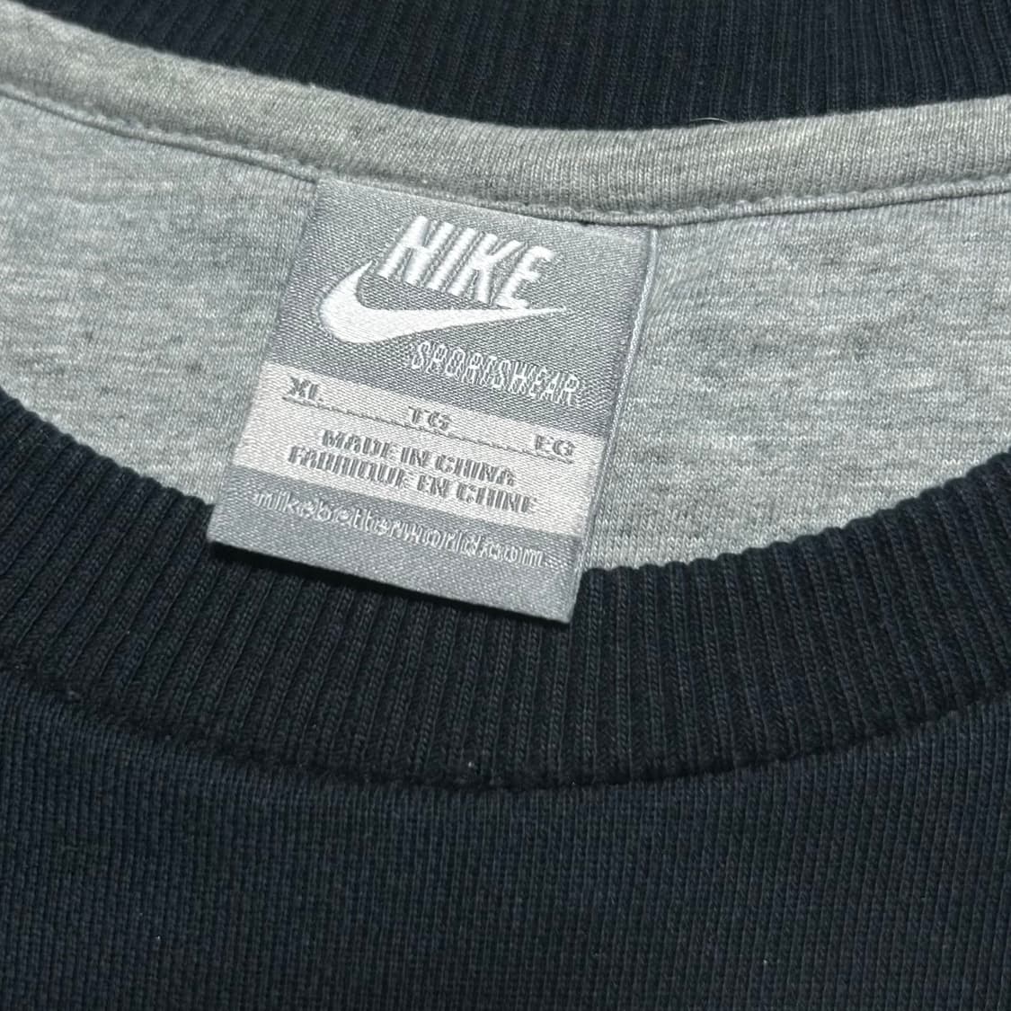 [L] Nike 나이키 빅로고 올드스쿨 라운드 맨투맨 상품이미지3