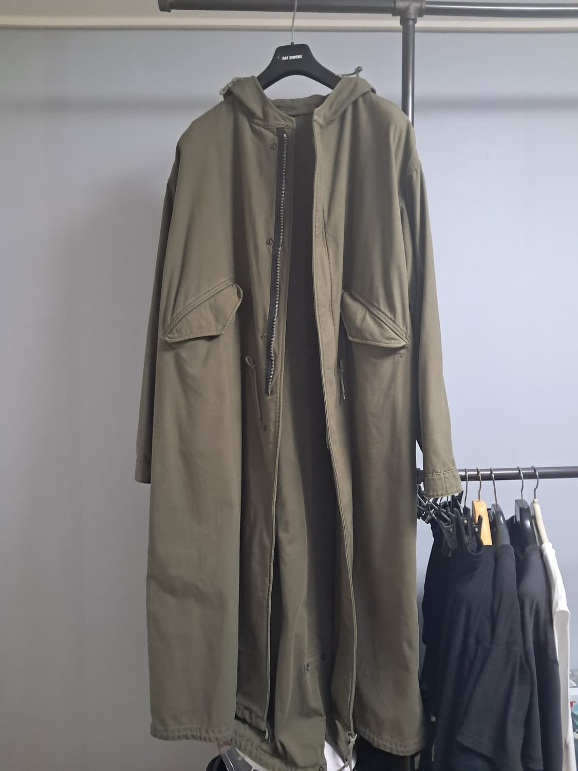 라프시몬스 19fw 런웨이 롱파카 상품이미지4