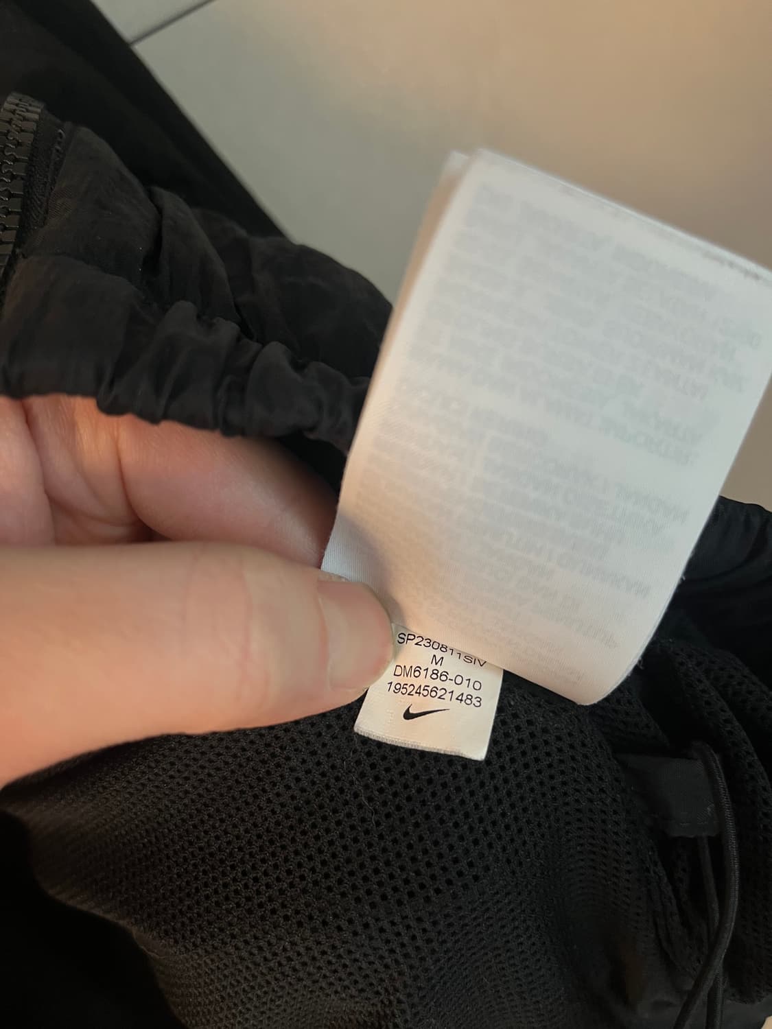 나이키 에센셜 바람막이 블랙 [M] 시착모델 O 상품이미지7