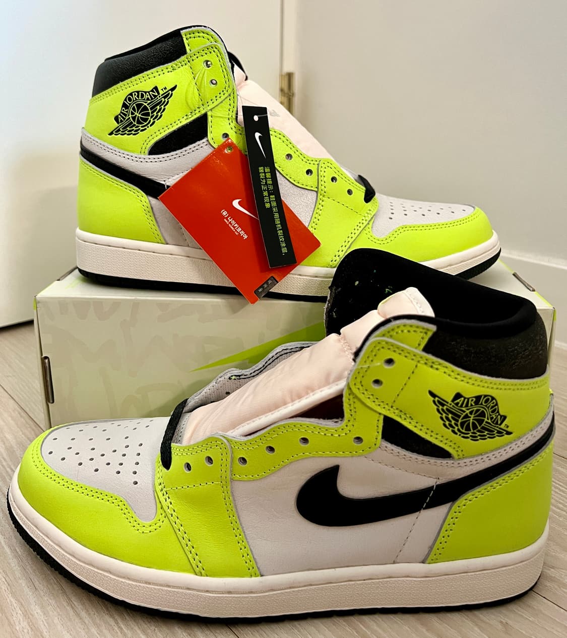 (270/US9)(새제품)나이키 스니커즈 운동화 에어 조던 1 하이 볼트 상품이미지2