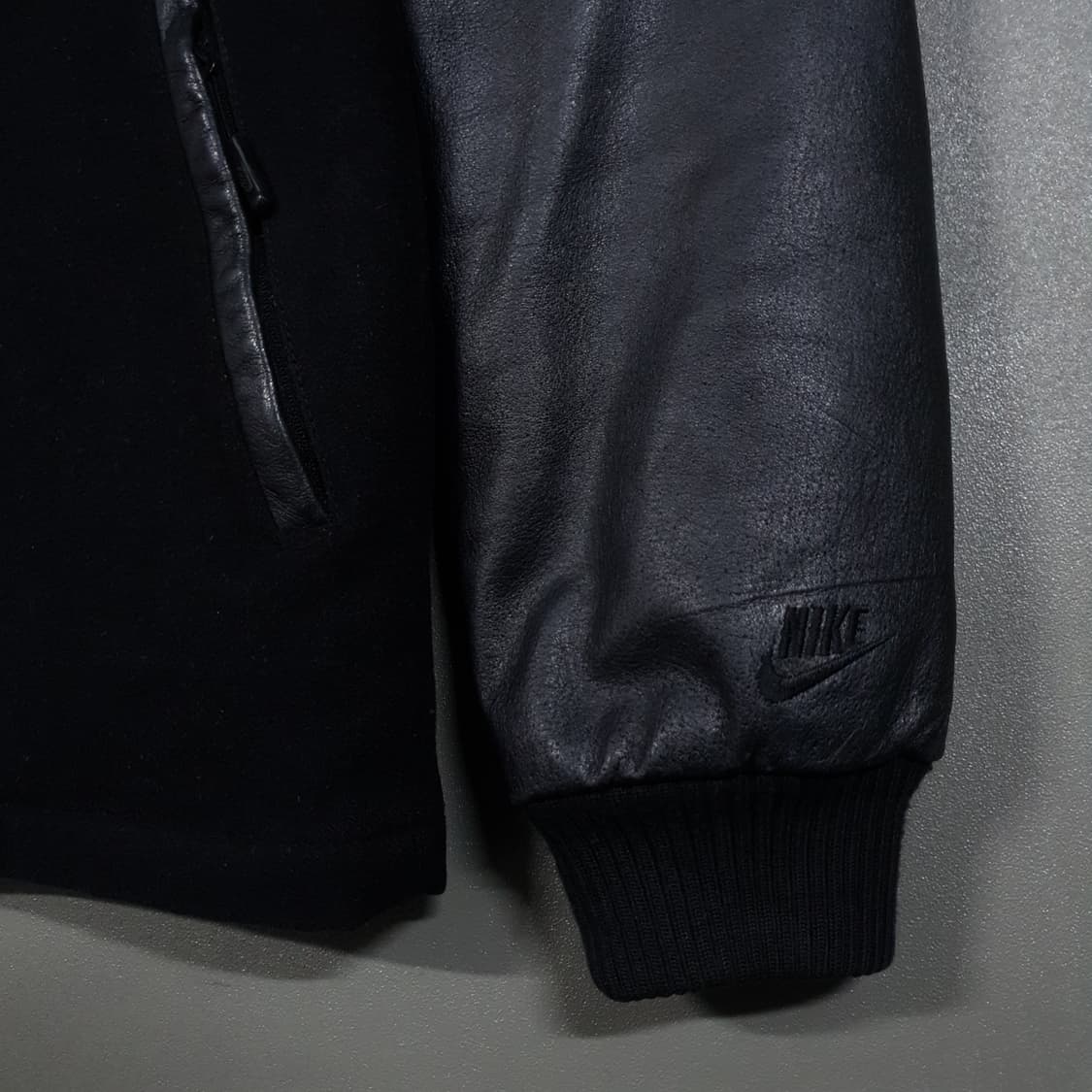 나이키 NSW 디스트로이어 구스다운 패딩 바시티 양가죽 레더 자켓 점퍼 상품이미지3
