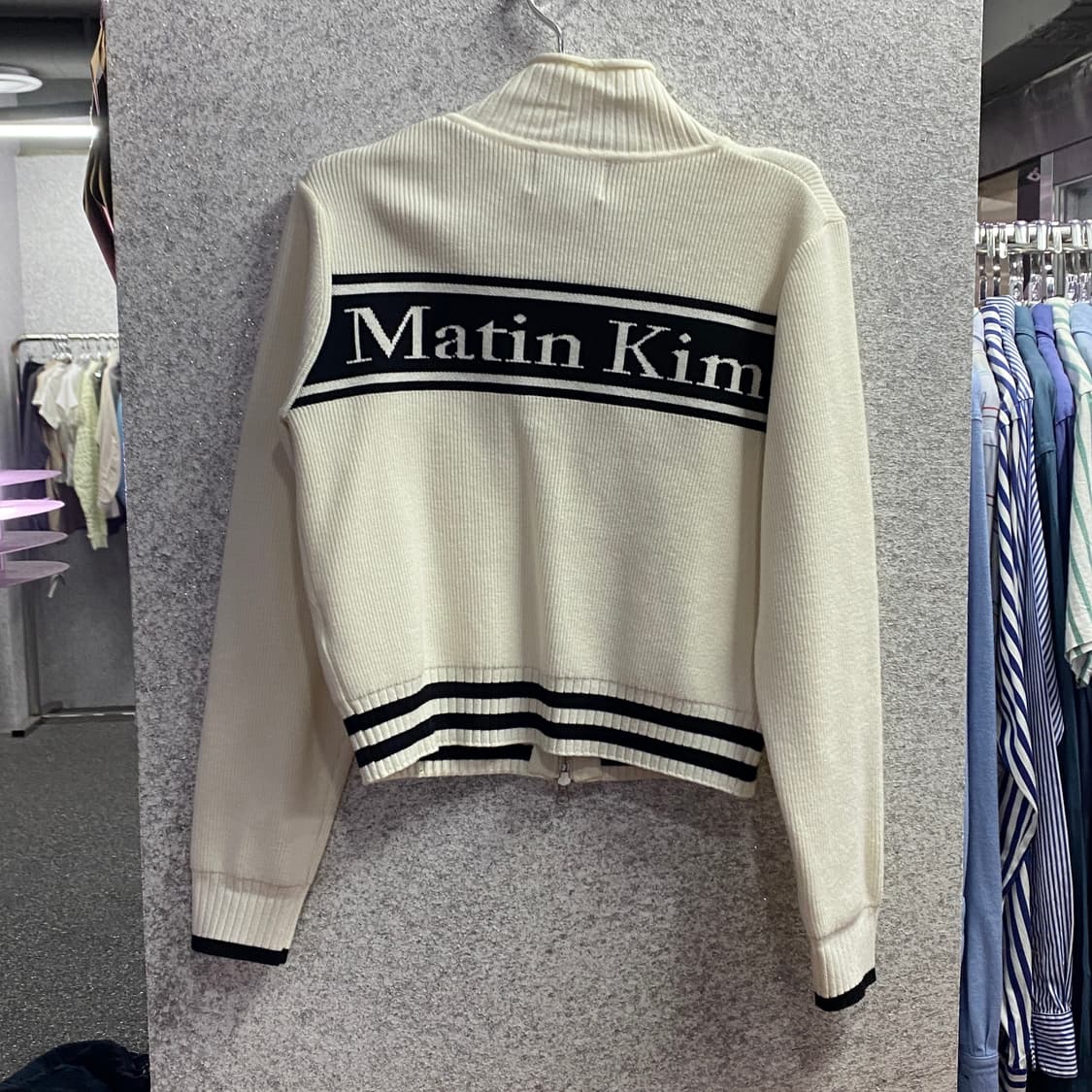 마뗑킴 빅로고 투웨이 아이보리 니트집업 B4544 상품이미지4