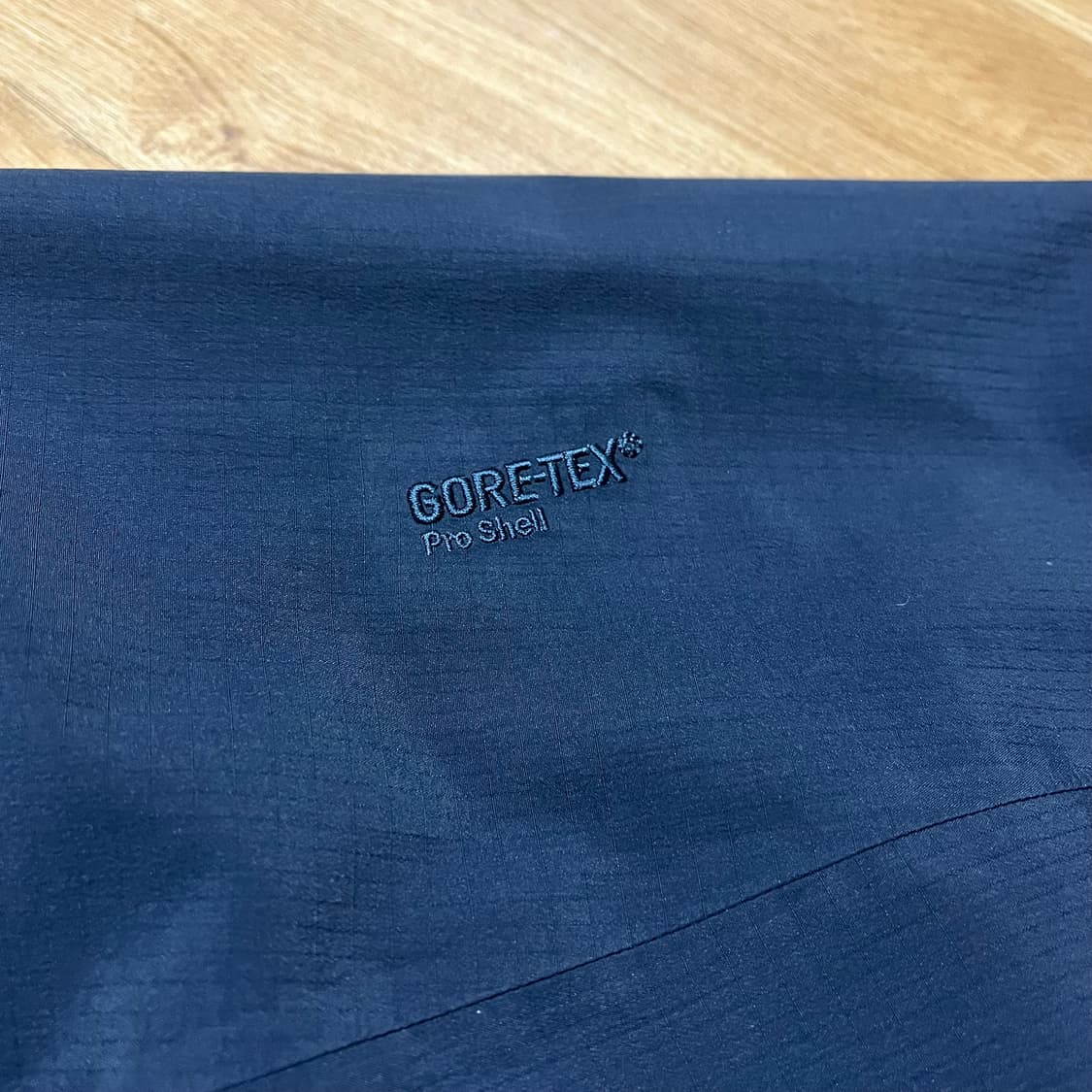 아크테릭스 베타ar 블랙 M사이즈 3레이어 바람막이 방수 등산 자켓 상품이미지4