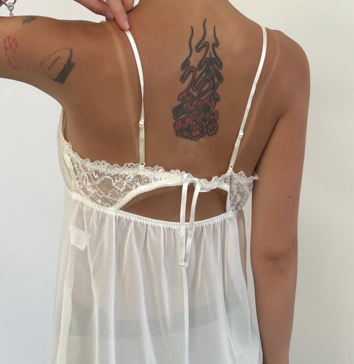 화이트 브라렛 레이스 슬리브리스 원피스 상품이미지1