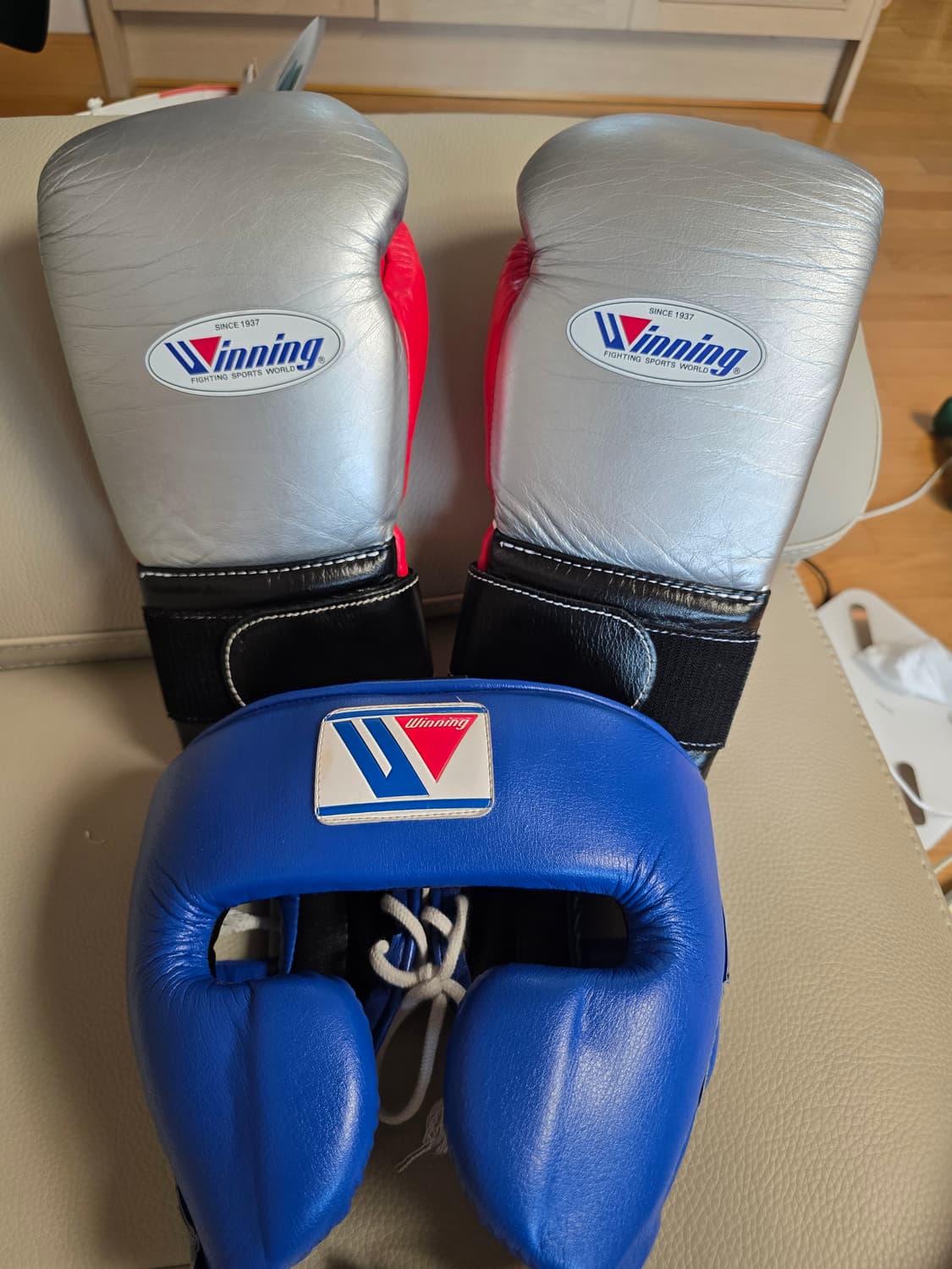 위닝 14온스 3색 커스텀 + 블루 t 헤드기어m 커스텀 복싱 스파링세트 상품이미지1