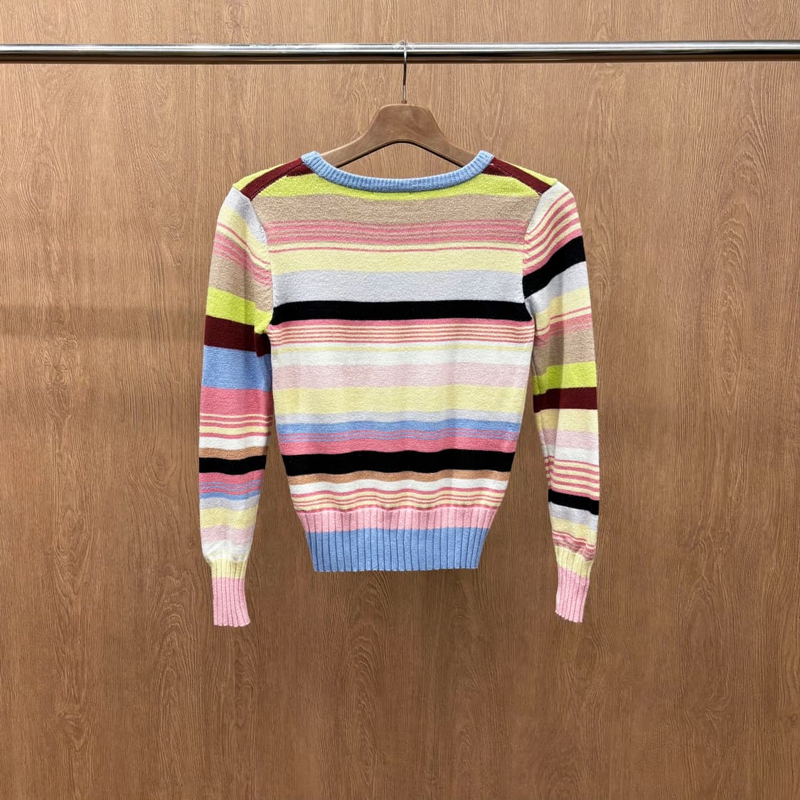 겐조 라운드넥 긴팔 니트 스트라이프 패턴 타이거 헤드 자수 디테일 핑크 상품이미지3