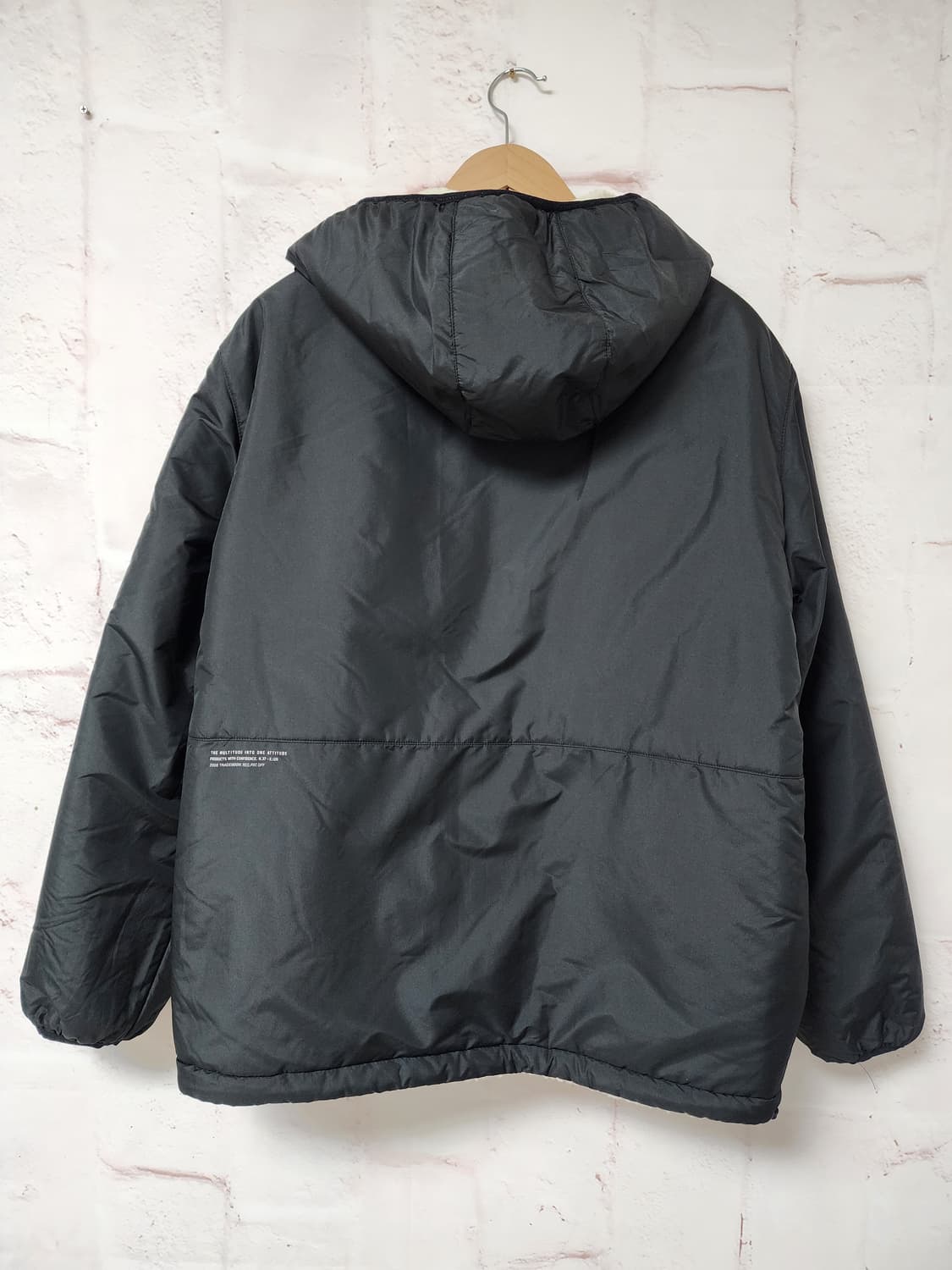 커버낫 블랙 양면 후드 패딩
 상품이미지4