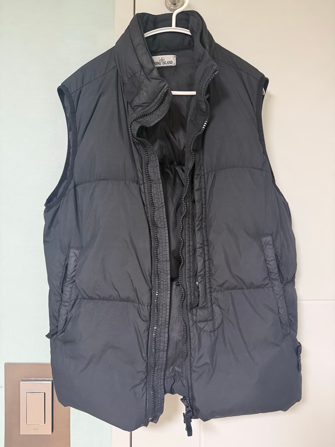 스톤아일랜드 패딩 조끼 22FW 상품이미지1